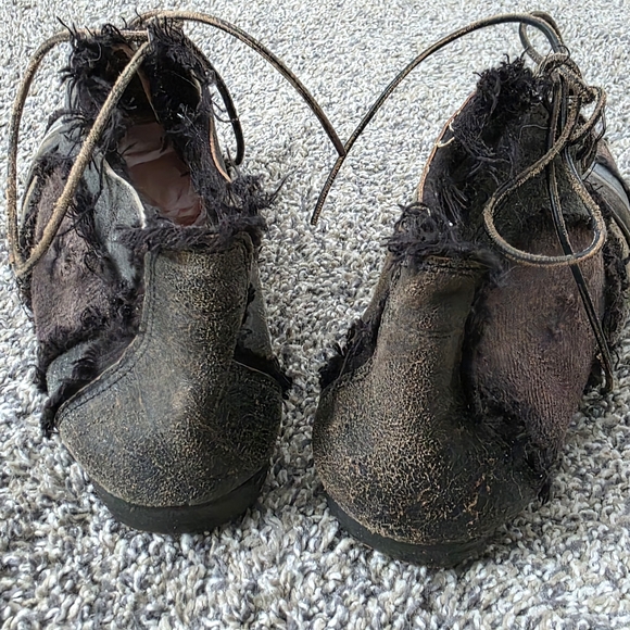 RARE • Magnolia Pearl "Willard" Distressed Black Ankle Boots • Sz 38 | 8 - Picture 4 of 7